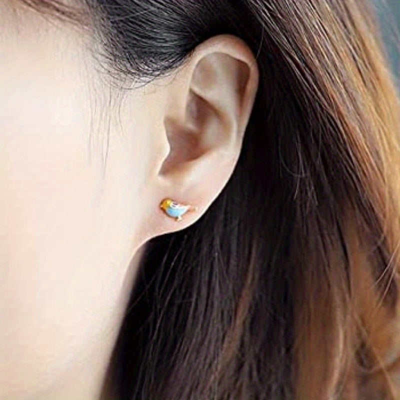 1 pair of cute bird cast stud earrings, suitable for women, synthetic stone, copper base, nickel copper free plating, animal theme, daily and party wear, Marigraday accessories, four seasons fashion jewelry